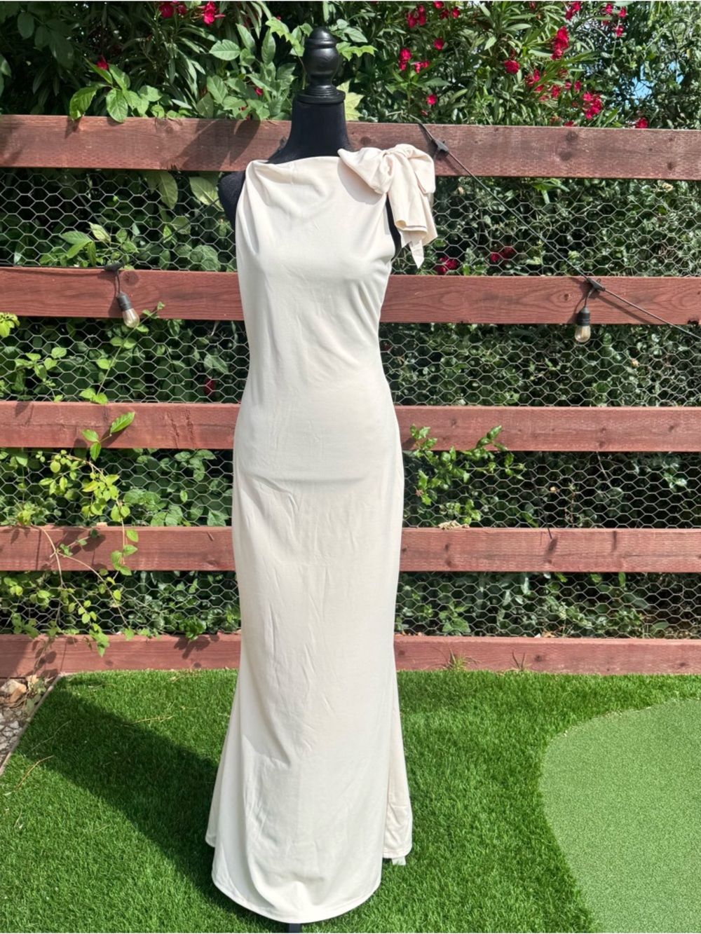 Commense Cream One-Shoulder Maxi Dress with Shoulder Bow